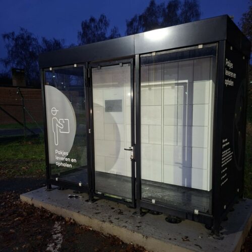 Overkapping voor automaten model Myla 28 Ingezet voor een pakket afhaal automaat. De overkappingen van SKWshop. multifunctioneel en maatwerk mogelijk.